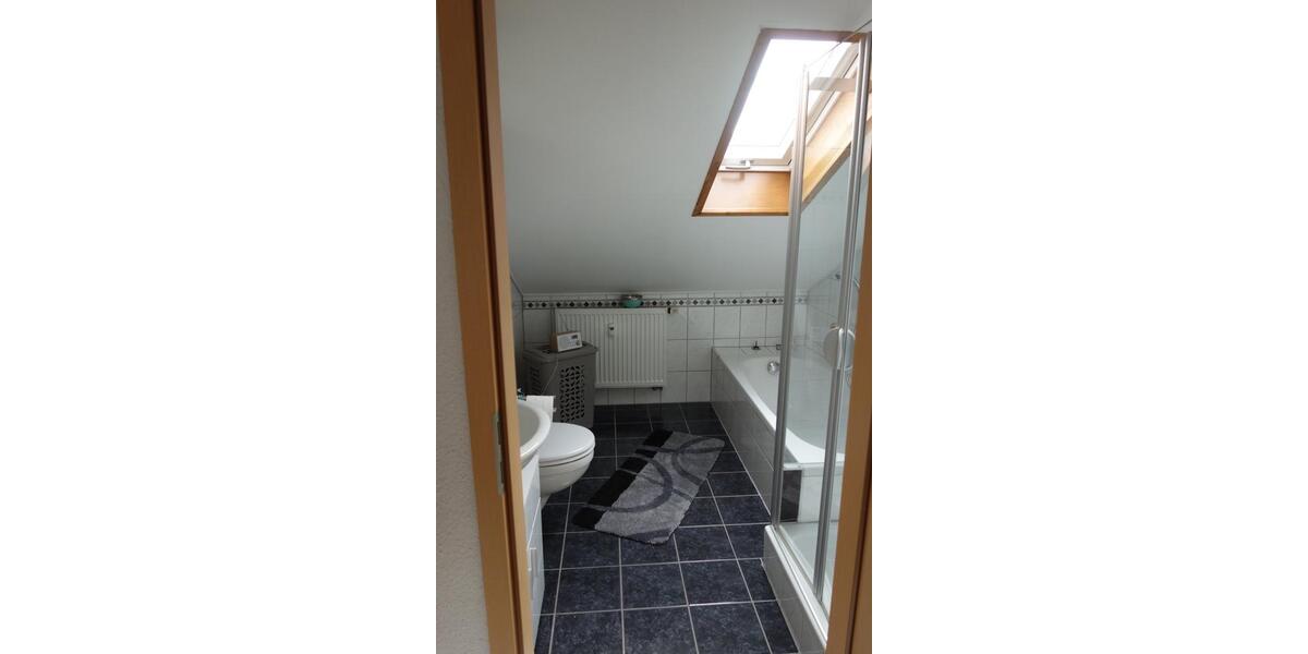 unsere schöne, moderne 2-Zi-Single-DG-Wohnung mit Balkon 2 zimmer