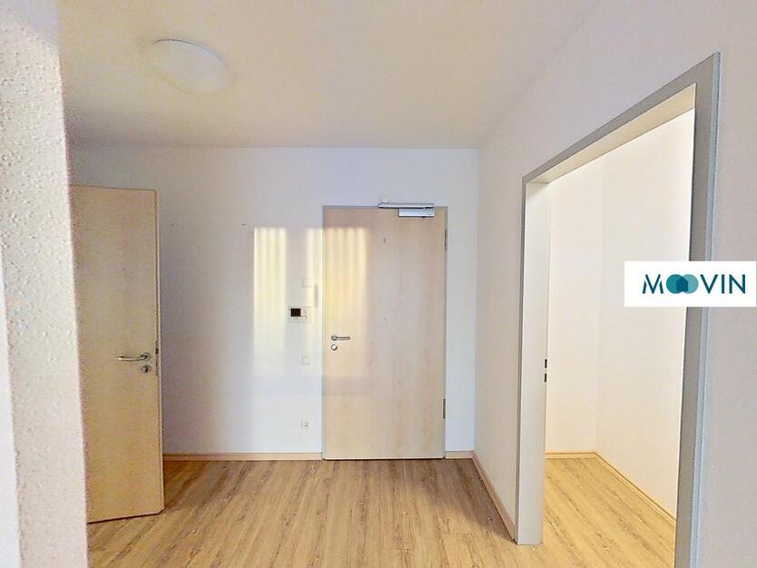 ++ SENIORENGERECHTE 2-Zi.-Whg. mit EINBAUKÜCHE, BALKON und ROLLSTUHLGERECHTEM Bad ++