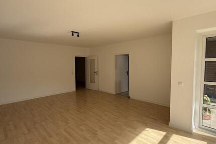 Wohnung Cuxhaven - 3 Zimmer, 80 m&sup2;, 948&euro; | Angebot:26636400