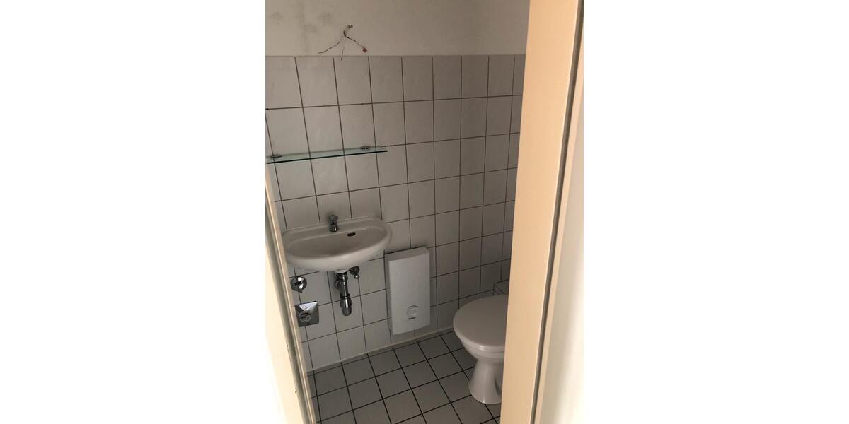 Dachgeschoßwohnung Tönisvorst - 3 Zimmer, 1.400&euro; | Angebot:23202575