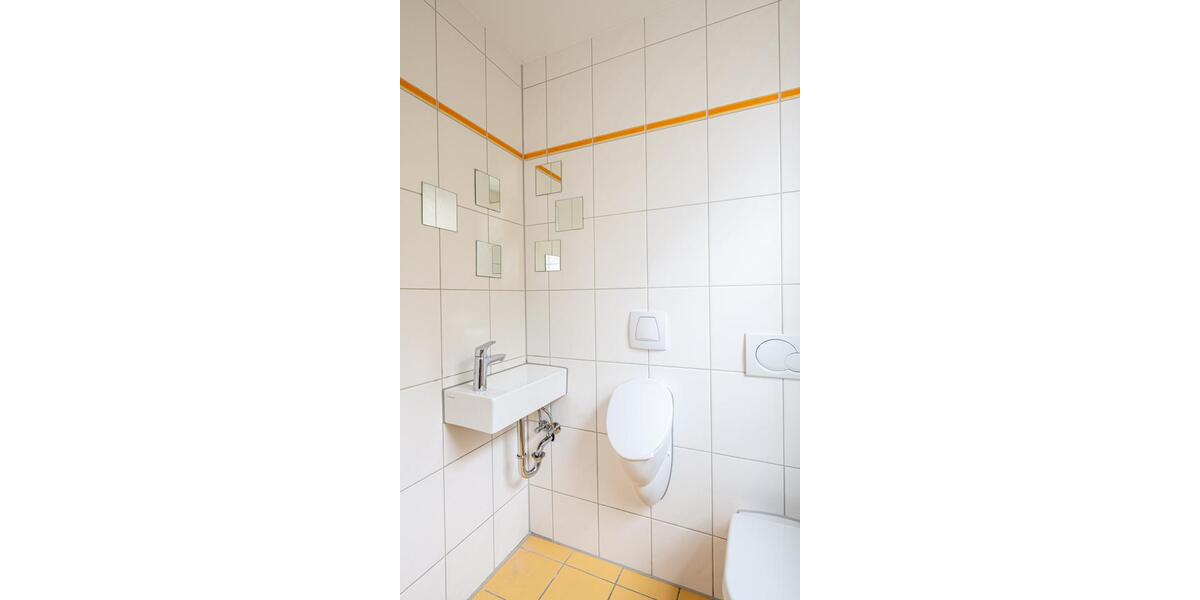 großzügige DHH in Friedberg - Rinnental zu vermieten. Anzeige bitte ganz lesen!!!!!!! 6 zimmer