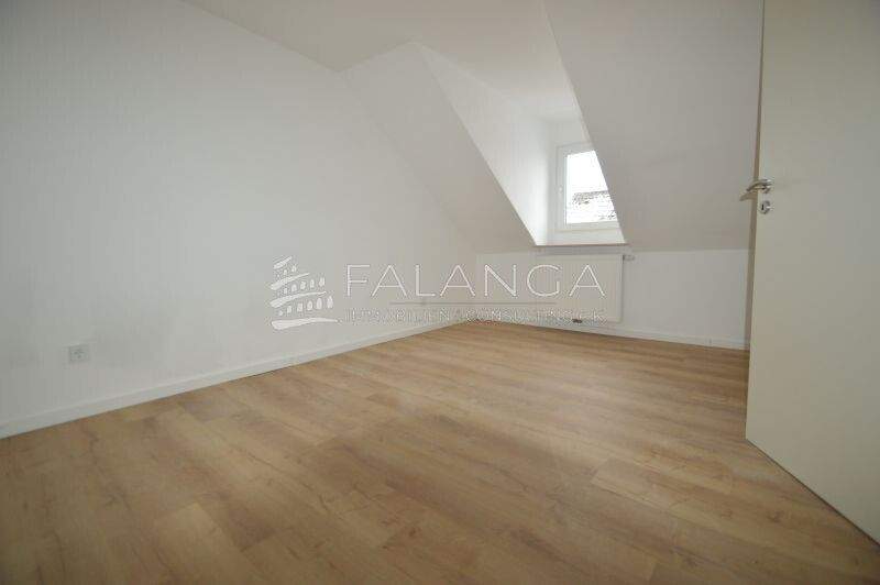 Etagenwohnung Wiesbaden-Schierstein Schierstein - 3 Zimmer, 90 m&sup2;, 1.350&euro; | Angebot:24702390