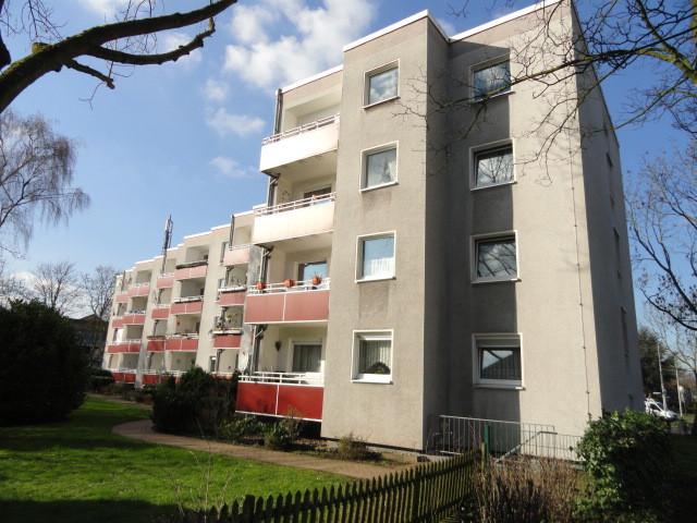 ***Top renoviert und bezugsfertig... 2-Zimmerwohnung mit Balkon in zentraler Lage***