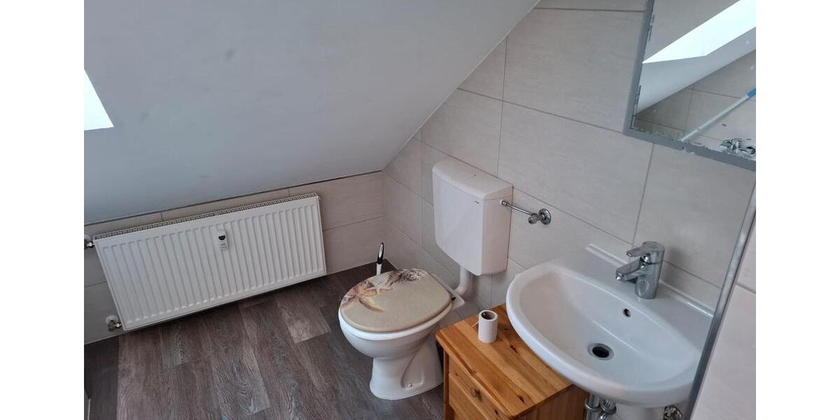 Dachgeschoßwohnung Friedewald - 1 Zimmer, 40 m&sup2;, 400&euro; | Angebot:26068072