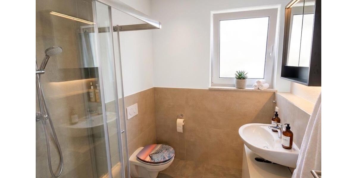 Etagenwohnung Schöneck - 3 Zimmer, 81 m&sup2;, 1.210&euro; | Angebot:26580247