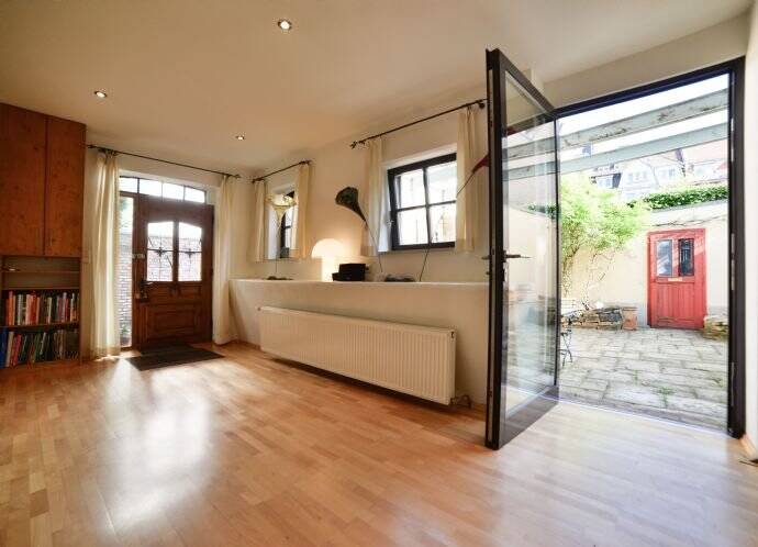 Mehrfamilienhaus, Wohnhaus Saarbrücken St Johann - 3 Zimmer, 150 m&sup2;, 1.400&euro; | Angebot:26190671