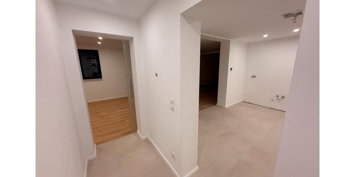 Erdgeschoßwohnung Niedernhausen - 5 Zimmer, 178 m&sup2;, 1.800&euro; | Angebot:26084920