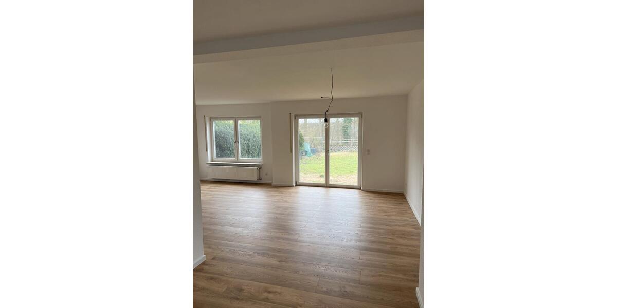 Doppelhaushälfte Buckenhof - 5 Zimmer, 170 m&sup2;, 2.465&euro; | Angebot:26048193