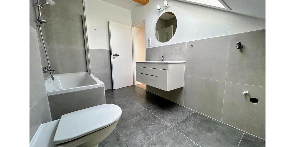 Dachgeschoßwohnung Mauth - 4 Zimmer, 111 m&sup2;, 450&euro; | Angebot:25807509