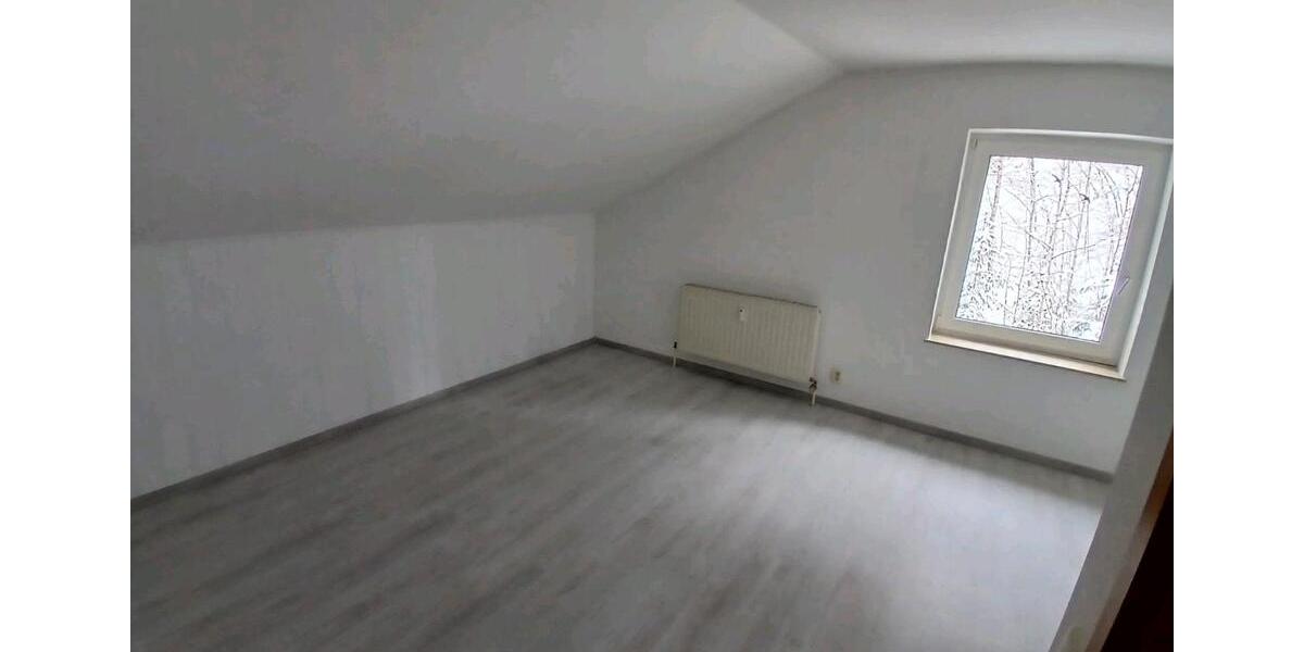 Etagenwohnung Warmensteinach - 5 Zimmer, 150 m&sup2;, 800&euro; | Angebot:24715070