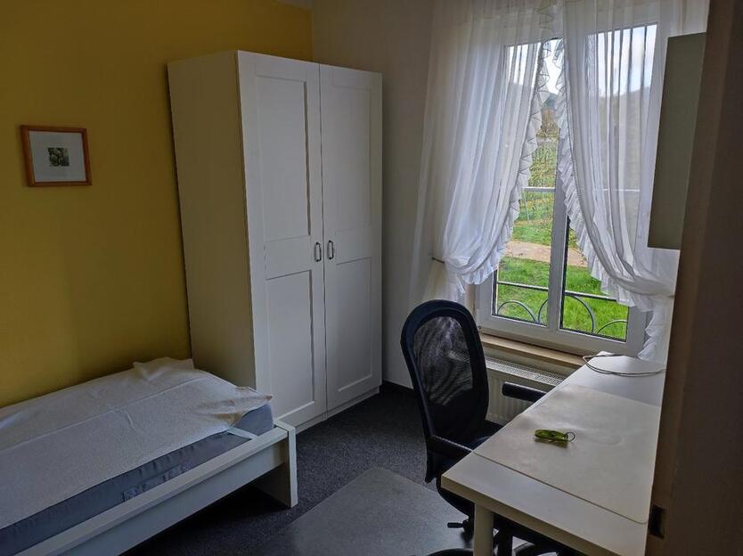 freies Zimmer für Finanzschüler Edenkoben 04-0926
