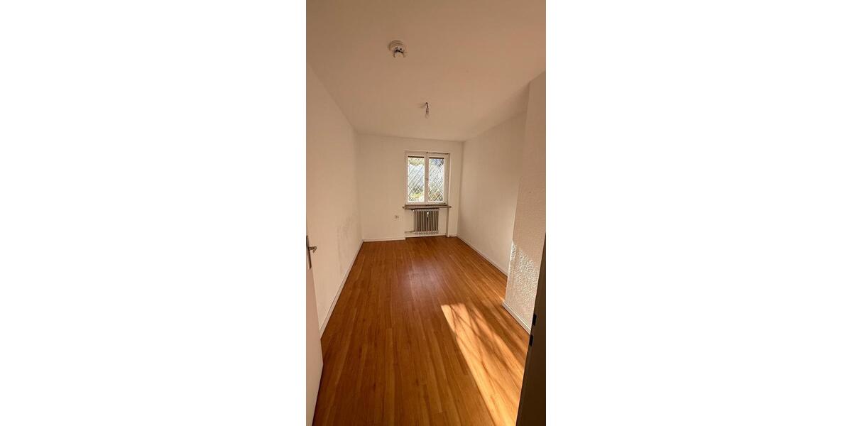 Erdgeschoßwohnung München Hadern - 5 Zimmer, 135 m&sup2;, 2.600&euro; | Angebot:24542263