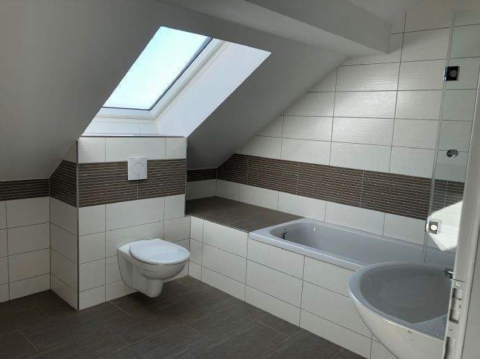 Etagenwohnung Schkopau Korbetha - 3 Zimmer, 100 m&sup2;, 760&euro; | Angebot:25837926