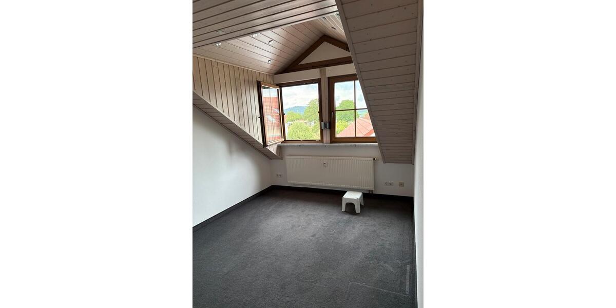 Dachgeschoßwohnung Allersberg Eismannsdorf - 3 Zimmer, 80 m&sup2;, 700&euro; | Angebot:26481230