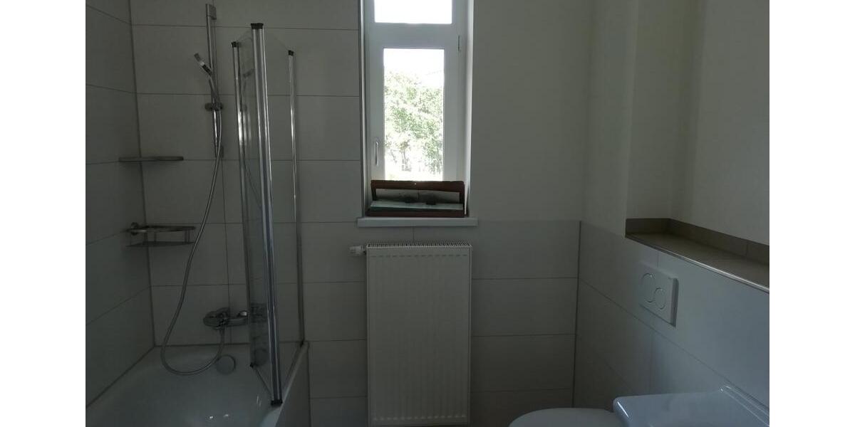 schön renovierte 3 ZKB Altbauwohnung 3 zimmer