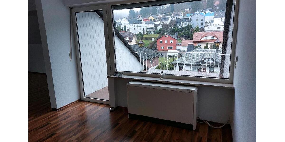 NIEDERREIFENBERG!,sehr helle,2 Zimmer Dachgeschosswohnung 2 zimmer