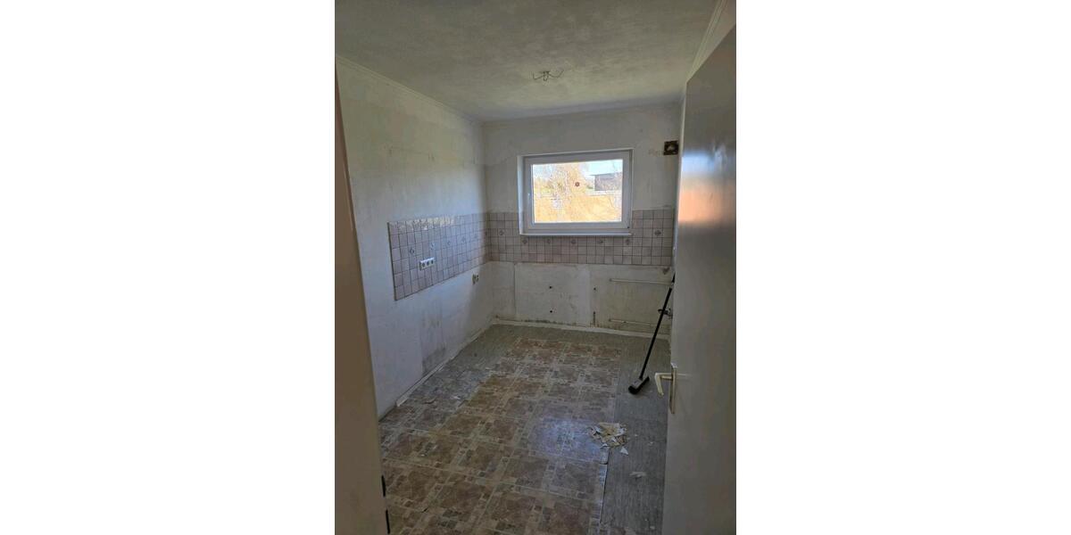 Etagenwohnung Detmold - 4 Zimmer, 85 m&sup2;, 670&euro; | Angebot:26049800