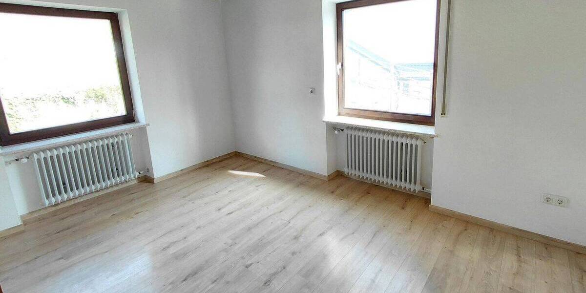 Etagenwohnung Essenbach - Mirskofen Mirskofen - 4 Zimmer, 107 m&sup2;, 1.150&euro; | Angebot:26218207