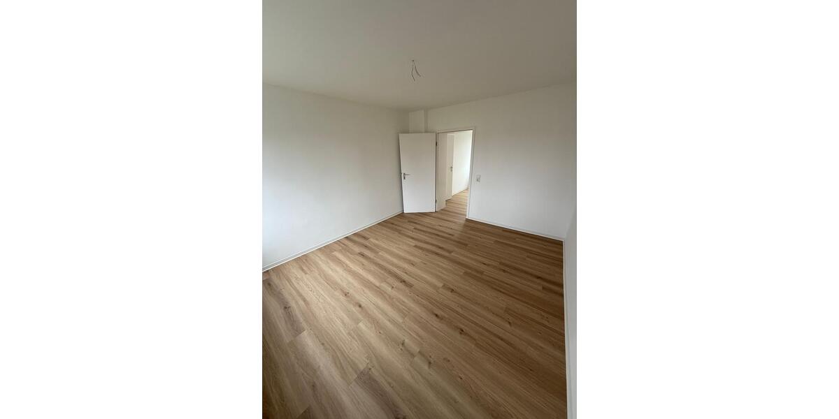 Etagenwohnung Zwenkau - 3 Zimmer, 53 m&sup2;, 519&euro; | Angebot:26021305