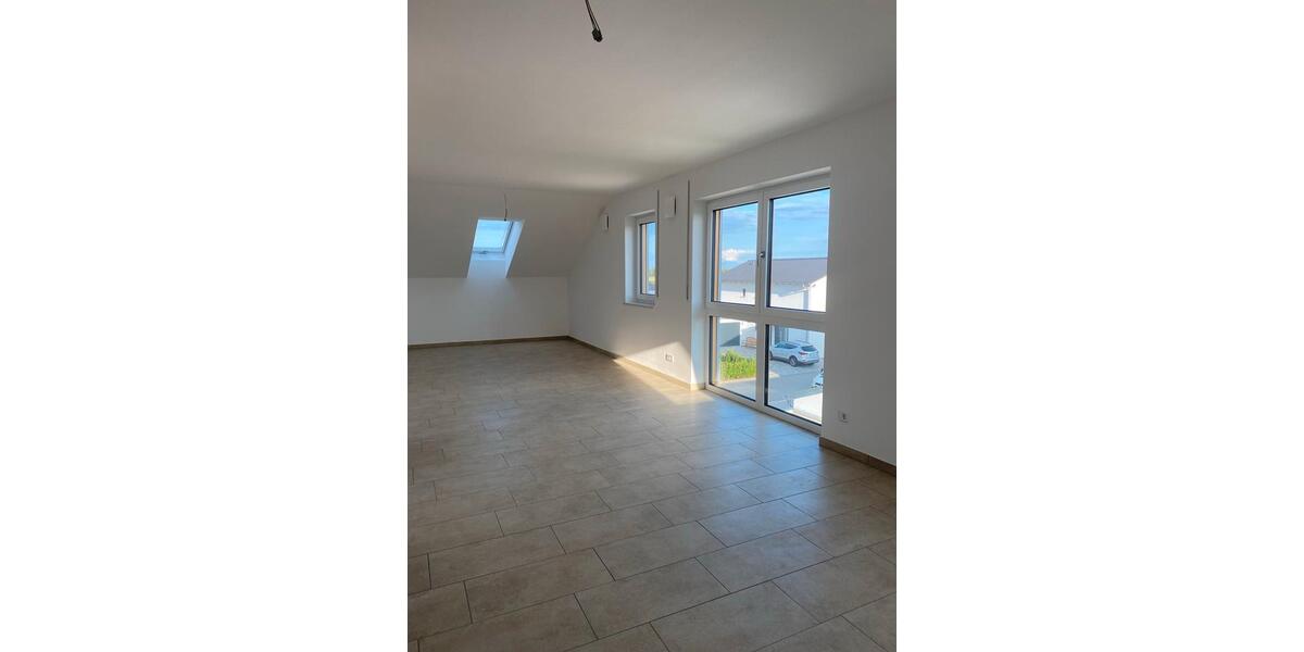 Dachgeschoßwohnung Barbing - 2 Zimmer, 70 m&sup2;, 815&euro; | Angebot:25099838