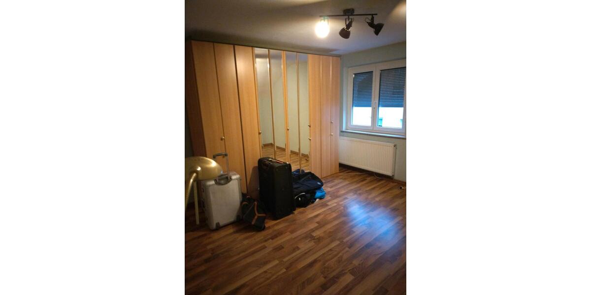 Dachgeschoßwohnung Winnenden - 2.5 Zimmer, 73 m&sup2;, 1.000&euro; | Angebot:25173145