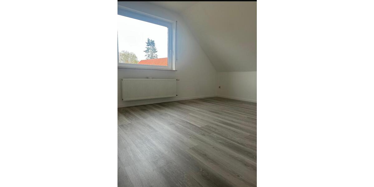 Dachgeschoßwohnung Herzlake - 4 Zimmer, 100 m&sup2;, 820&euro; | Angebot:26355812