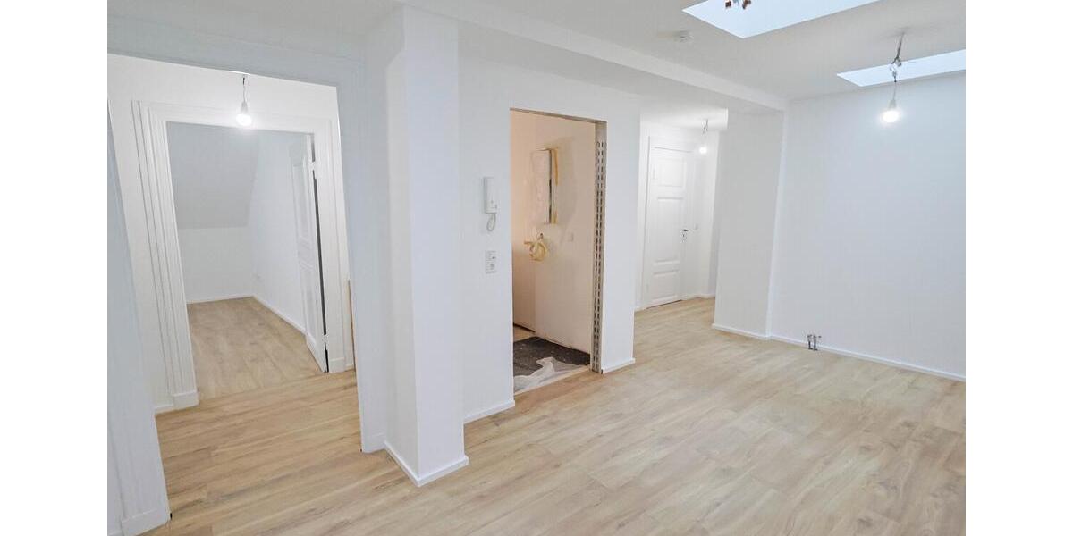 Dachgeschoßwohnung Oldenburg Dobbenviertel - 5 Zimmer, 137 m&sup2;, 1.438&euro; | Angebot:25872609