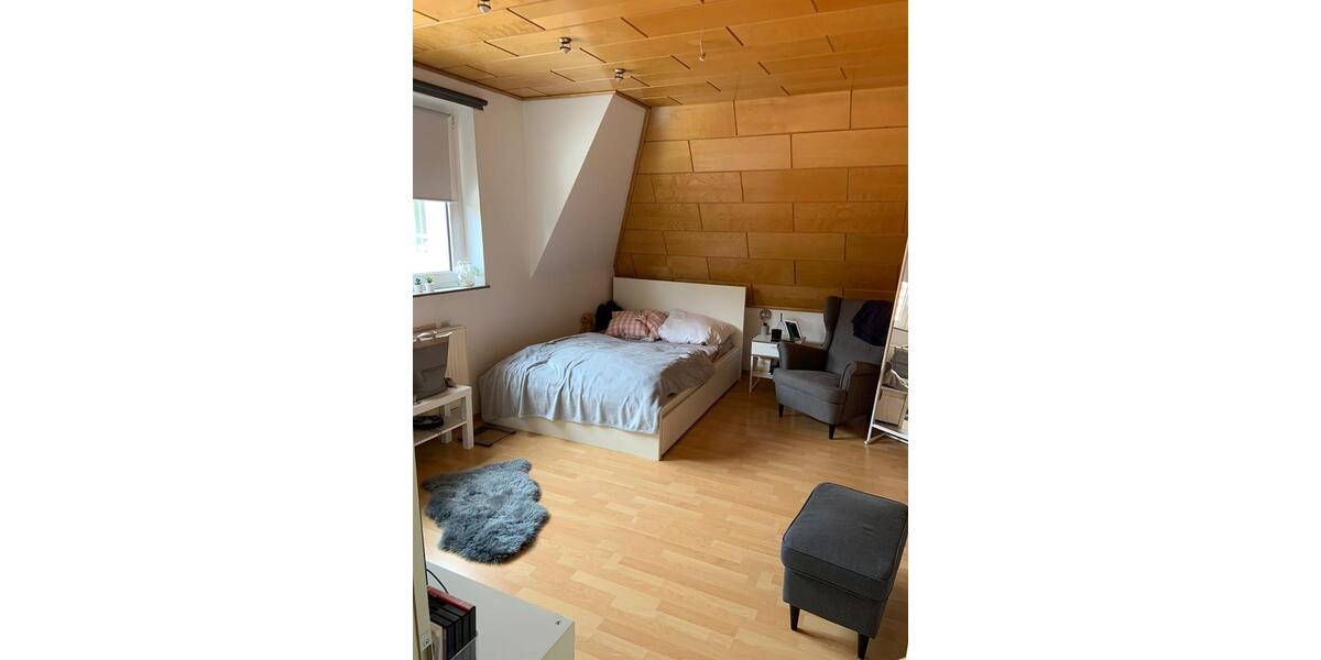 Dachgeschoßwohnung Bielefeld - 3.5 Zimmer, 110 m&sup2;, 1.100&euro; | Angebot:24418428