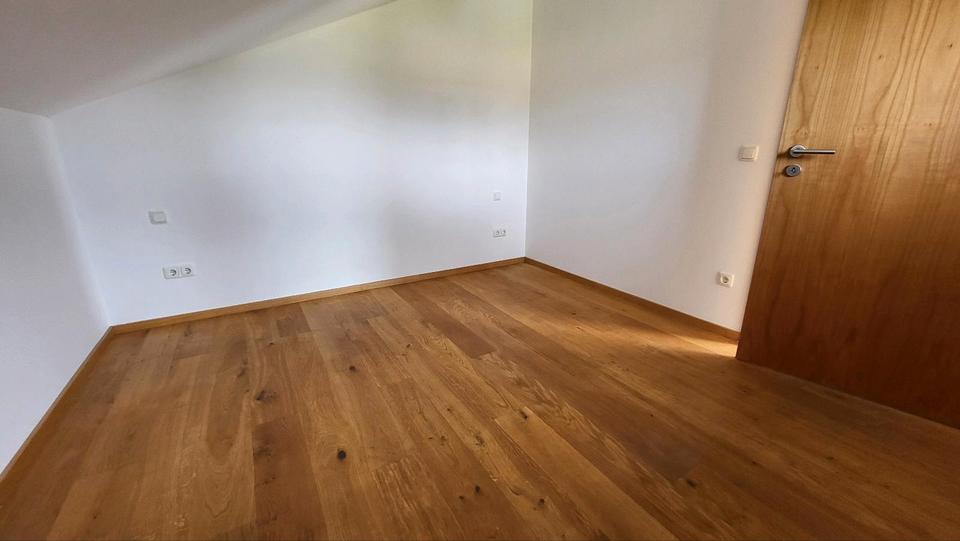 Dachgeschoßwohnung Unterdietfurt - 3 Zimmer, 82 m&sup2;, 920&euro; | Angebot:26578660