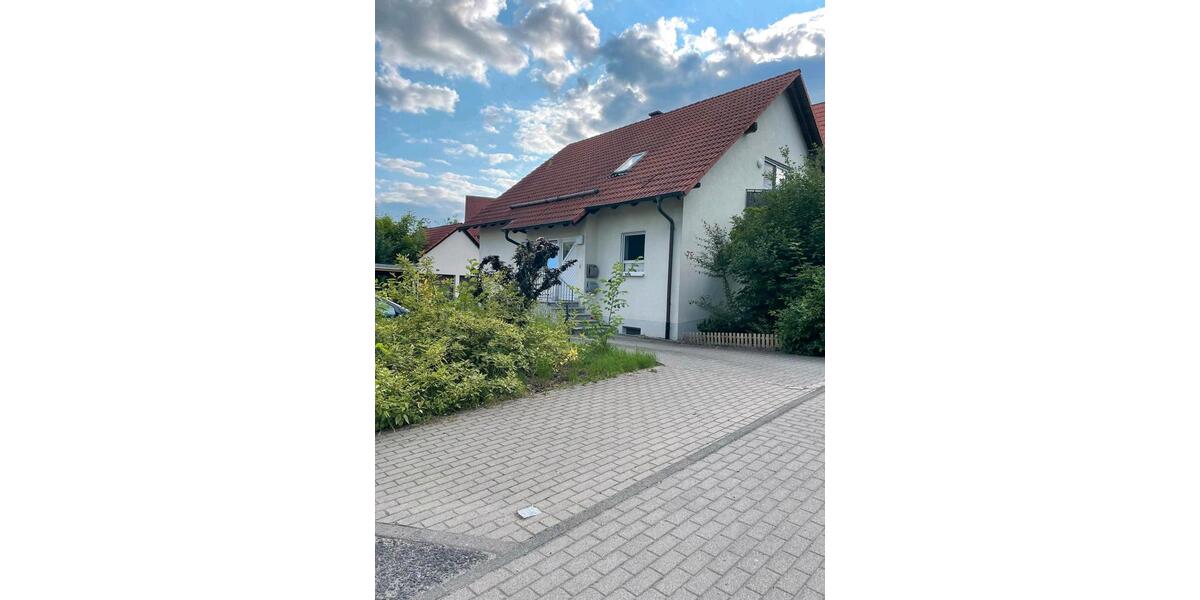 Dachgeschoßwohnung Eisfeld - 3 Zimmer, 69 m&sup2;, 550&euro; | Angebot:24654853