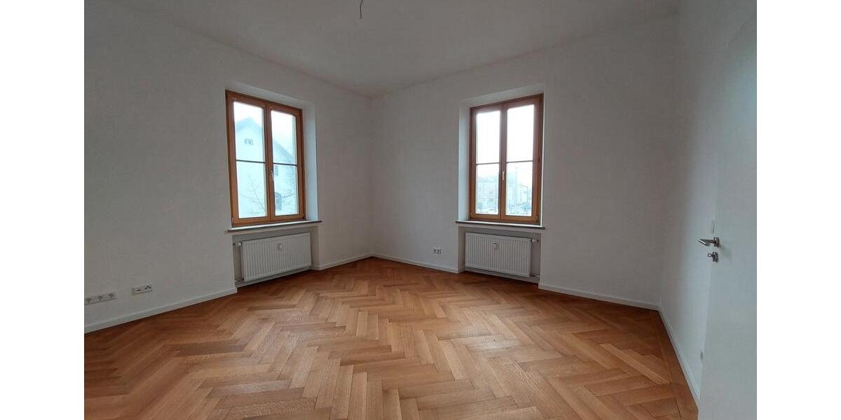 Etagenwohnung Straubing - 4 Zimmer, 143 m&sup2;, 1.200&euro; | Angebot:26006497