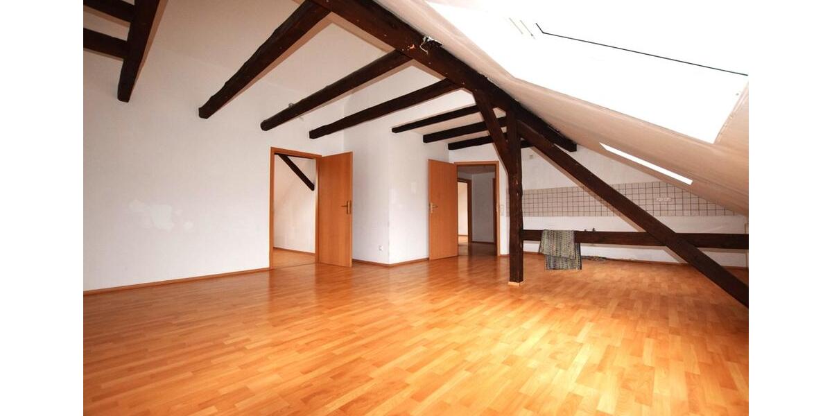 Dachgeschoßwohnung Wurzen - 4 Zimmer, 89 m&sup2;, 623&euro; | Angebot:26060660