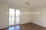 3 Zimmer-Wohnung mit großem Balkon, zwei Bädern und 2 TG-Plätzen