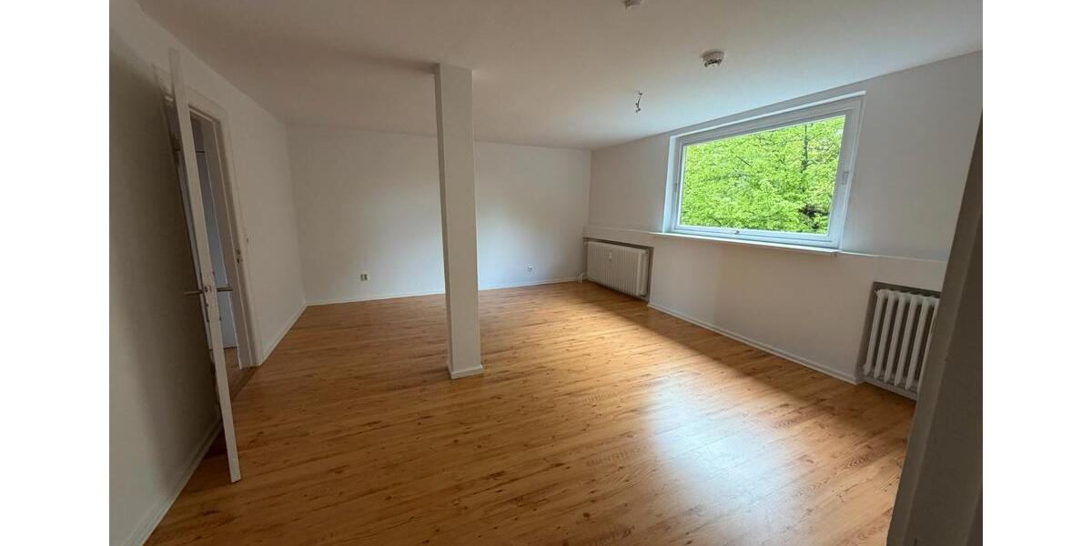 Dachgeschoßwohnung Kiel - 4 Zimmer, 127 m&sup2;, 1.490&euro; | Angebot:26625648