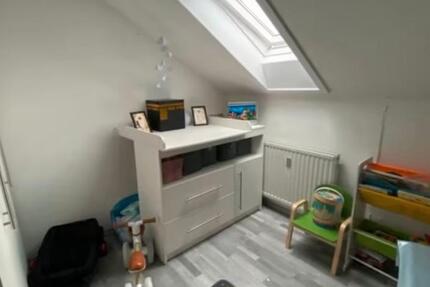 Vermiete 3 Zimmer Dachgeschosswohnung mit Loggia 3 zimmer