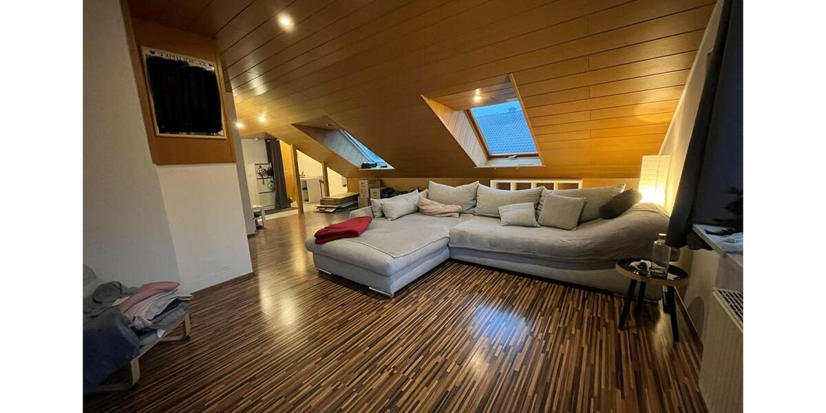 Schöne 4-Zimmer Dachgeschosswohnung zu vermieten 4 zimmer