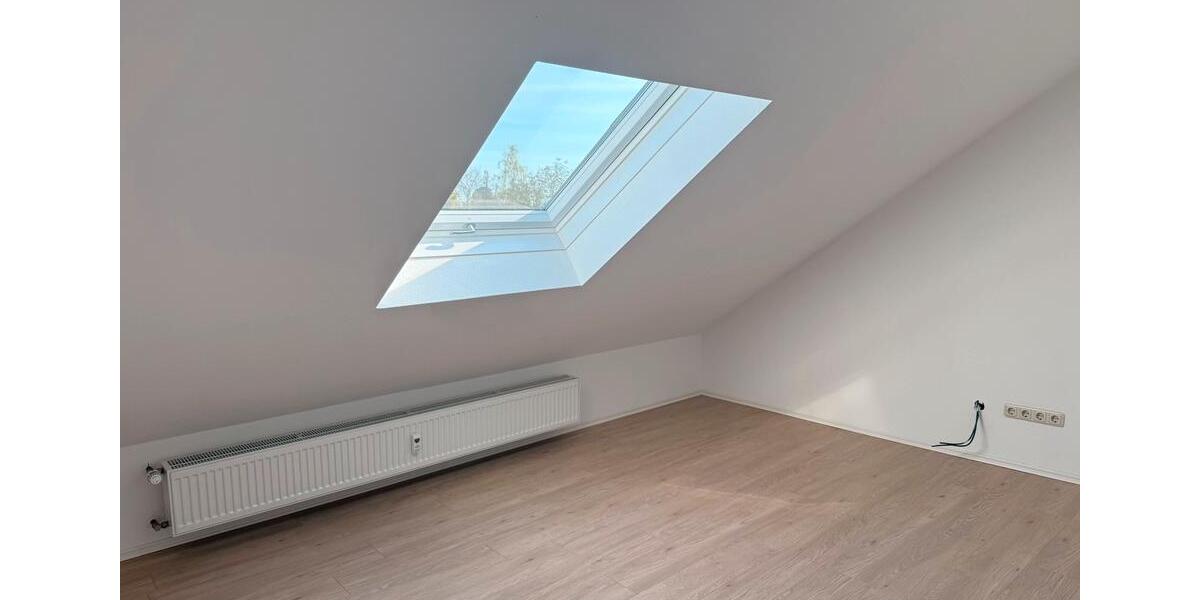 Dachgeschoßwohnung Neuhof - 3 Zimmer, 77 m&sup2;, 693&euro; | Angebot:26216085