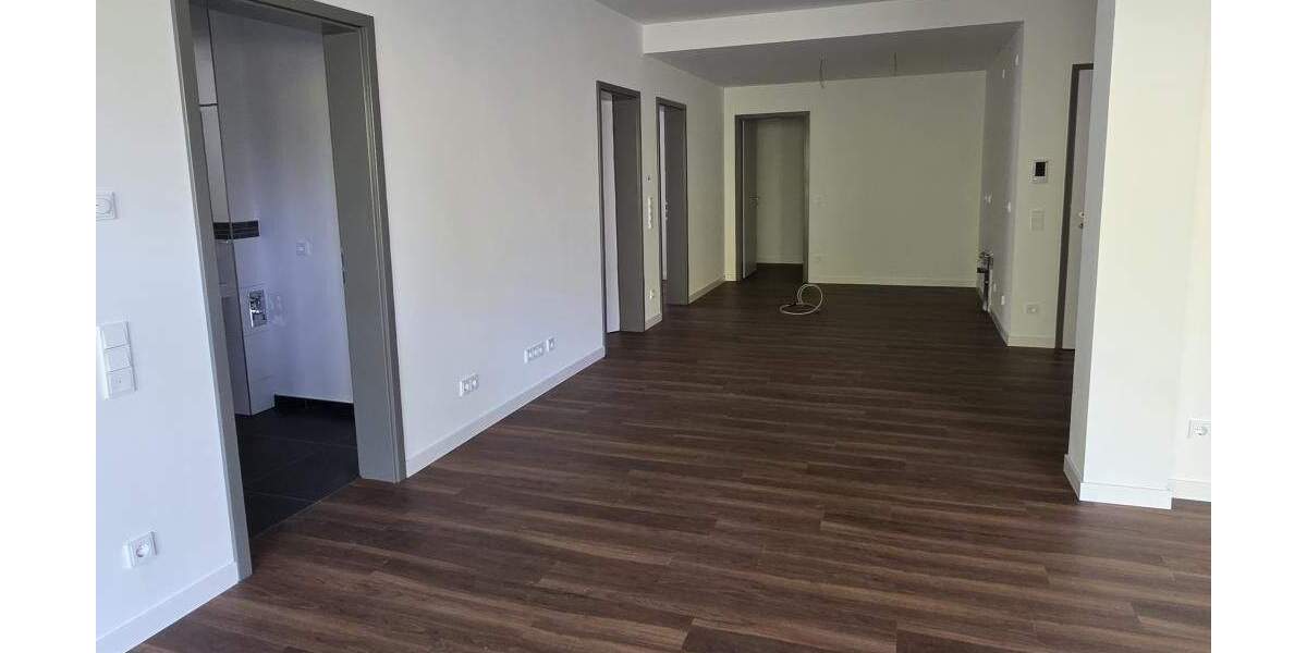 Etagenwohnung Döbeln - 4 Zimmer, 125 m&sup2;, 1.252&euro; | Angebot:25708973
