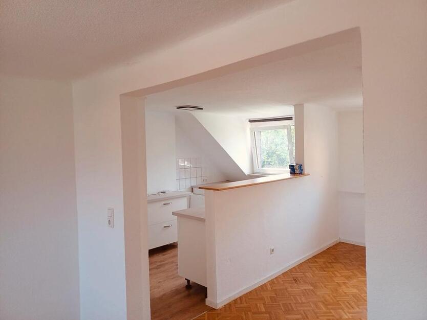 Saarbrücken-Gersweiler: Frisch renovierte 3 Zimmer-DG-Wohnung