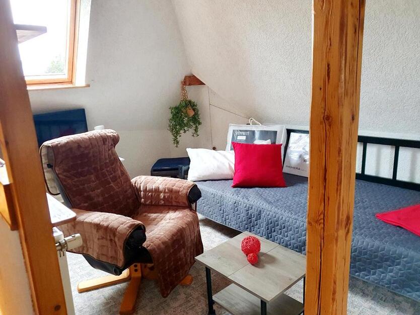 1 Raum Appartement im Dachgeschoss zimmer