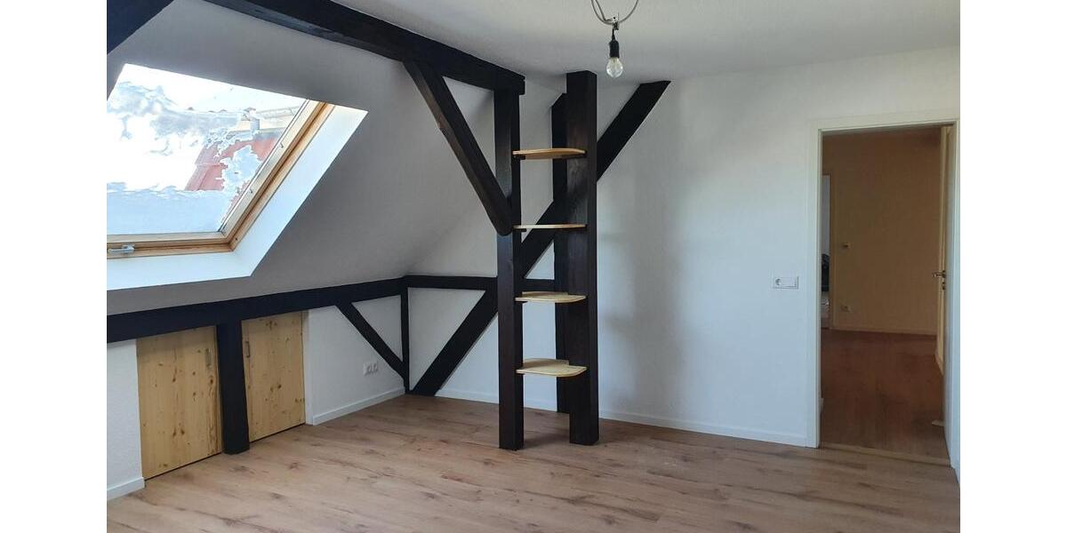 Dachgeschoßwohnung Bautzen - 3 Zimmer, 135 m&sup2;, 800&euro; | Angebot:24537557