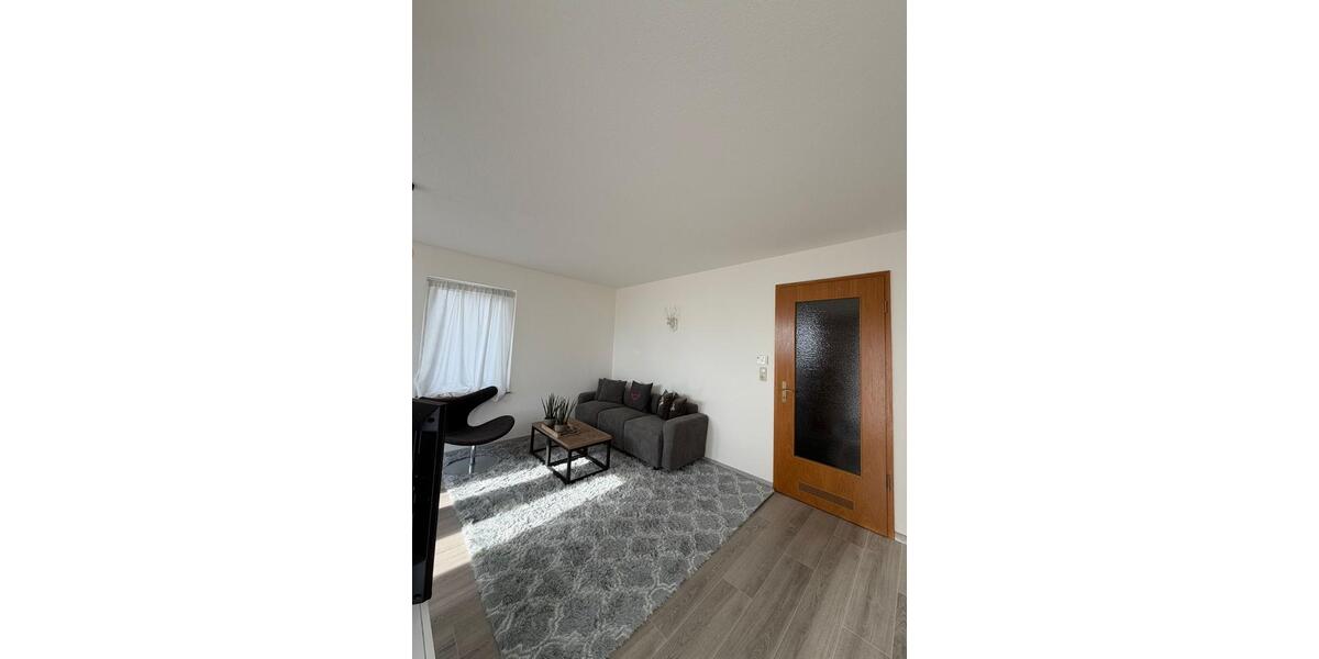 Dachgeschoßwohnung Neuenmarkt - 1 Zimmer, 75 m&sup2;, 350&euro; | Angebot:26237268