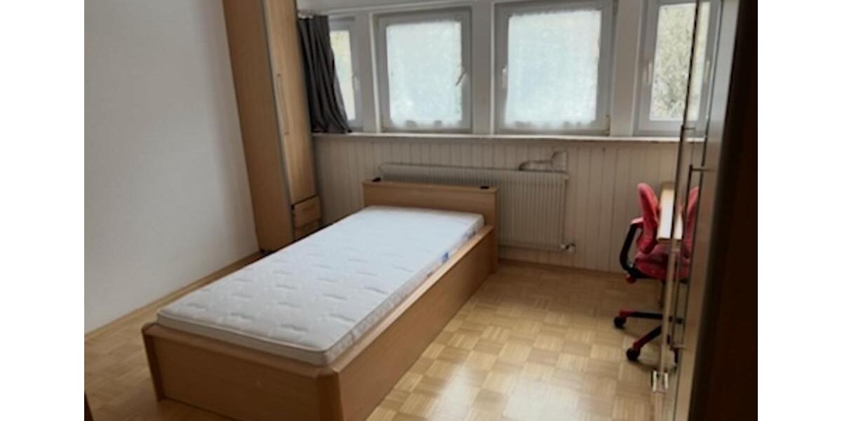 Dachgeschoßwohnung Schwäbisch Gmünd - 5 Zimmer, 150 m&sup2;, 1.000&euro; | Angebot:25053814