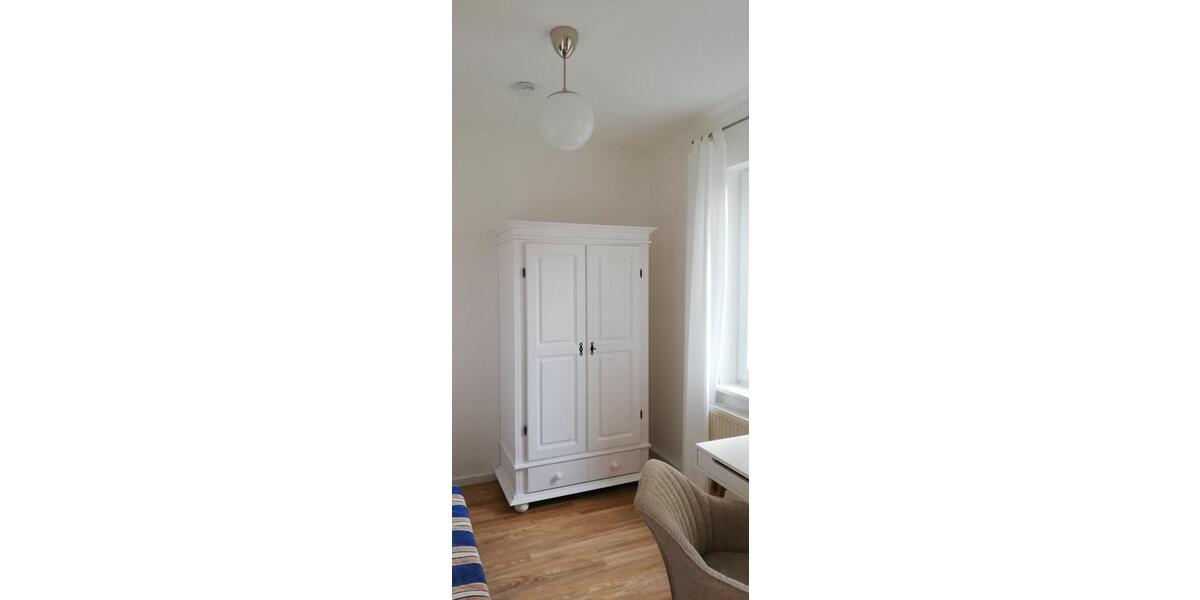 Etagenwohnung Apolda - 1 Zimmer, 18 m&sup2;, 280&euro; | Angebot:26051120