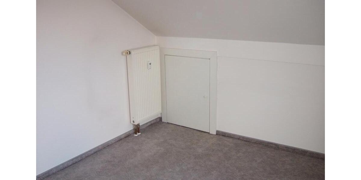 Dachgeschoßwohnung Waldkraiburg - 2 Zimmer, 36 m&sup2;, 360&euro; | Angebot:26489939