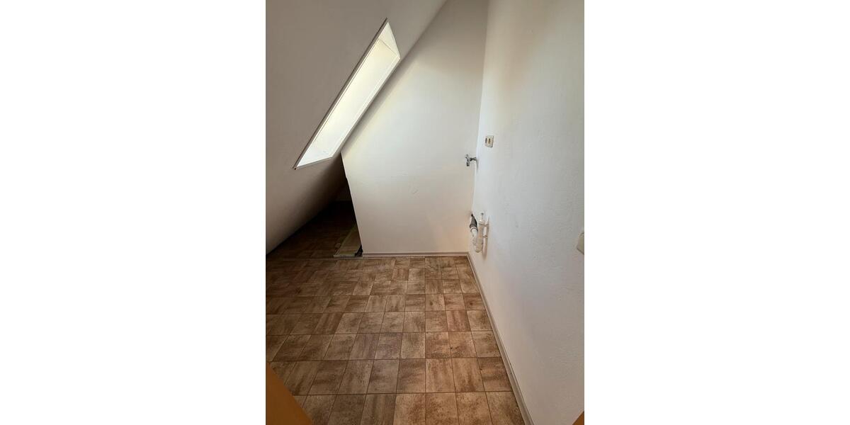 Dachgeschoßwohnung Amberg - 3.5 Zimmer, 90 m&sup2;, 700&euro; | Angebot:26321361