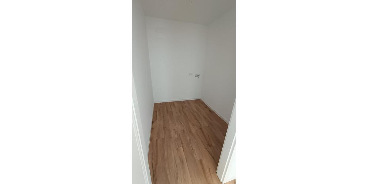 Etagenwohnung Schkeuditz - 4 Zimmer, 102 m&sup2;, 1.050&euro; | Angebot:25253511