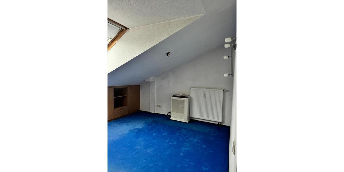 Dachgeschoßwohnung Dillingen (Saar) - 4 Zimmer, 76 m&sup2;, 650&euro; | Angebot:26443035