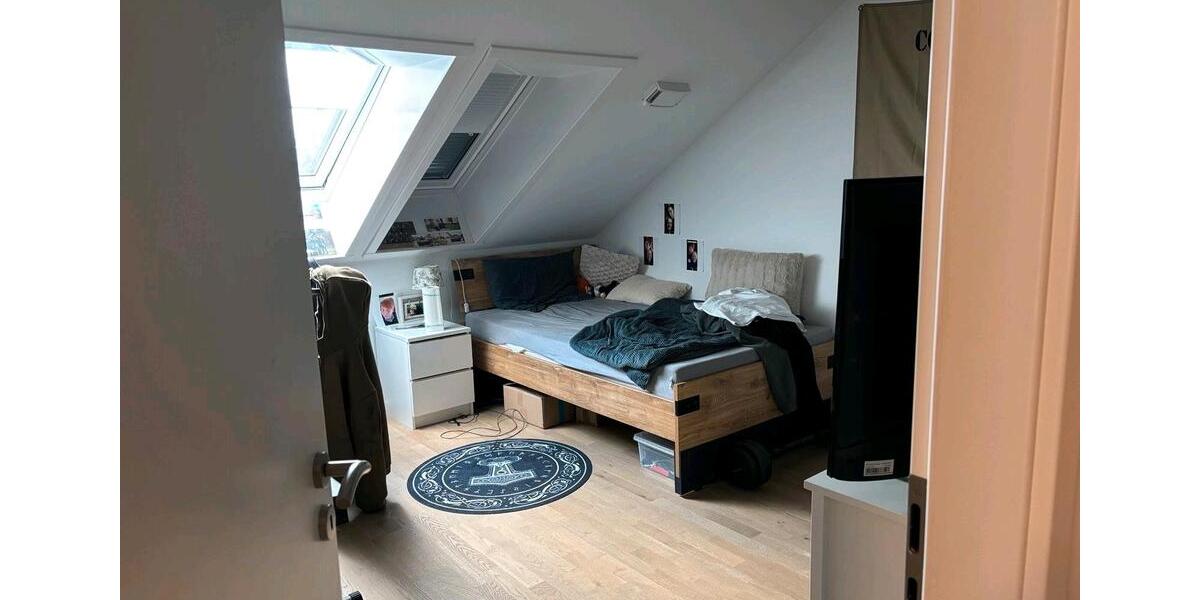 Dachgeschoßwohnung Wunstorf - 3.5 Zimmer, 120 m&sup2;, 1.308&euro; | Angebot:26035351