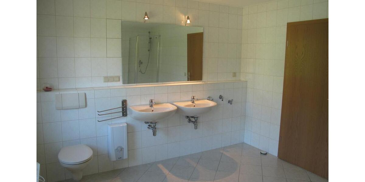 Etagenwohnung Neukirch/Lausitz Lausitz - 3 Zimmer, 111 m&sup2;, 610&euro; | Angebot:25362037